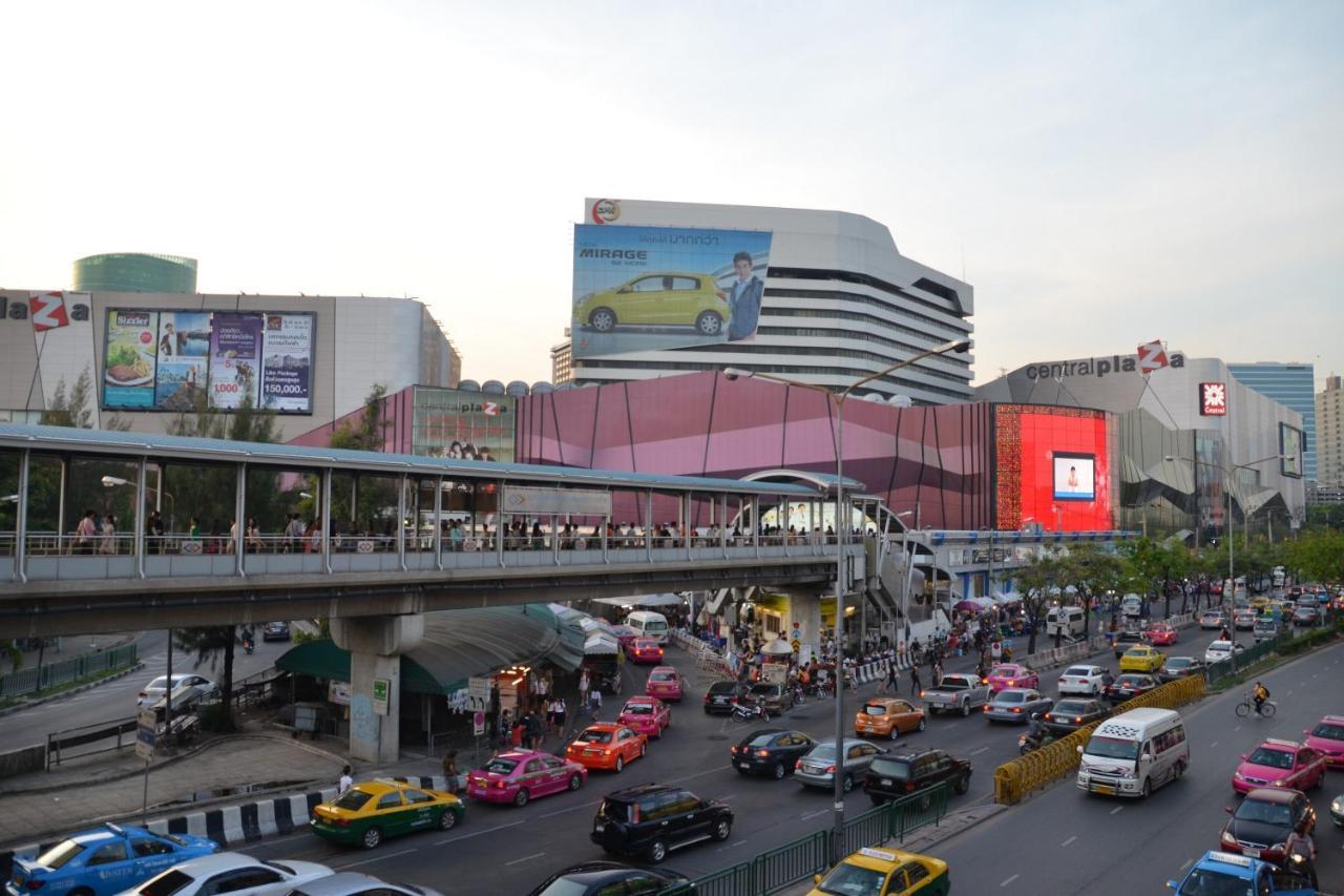 Matini Ratchada 32 Hotel Bangkok Exterior photo